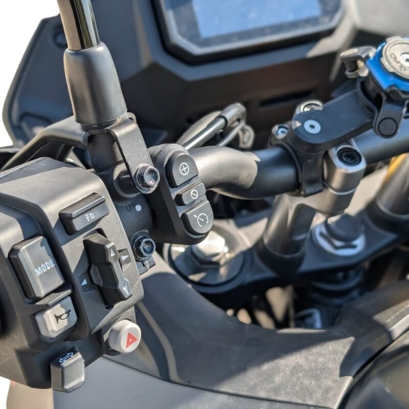 XL750-TRANSALP-2023-2024 Hız sabitleyici T-harness bağlantı yapısı